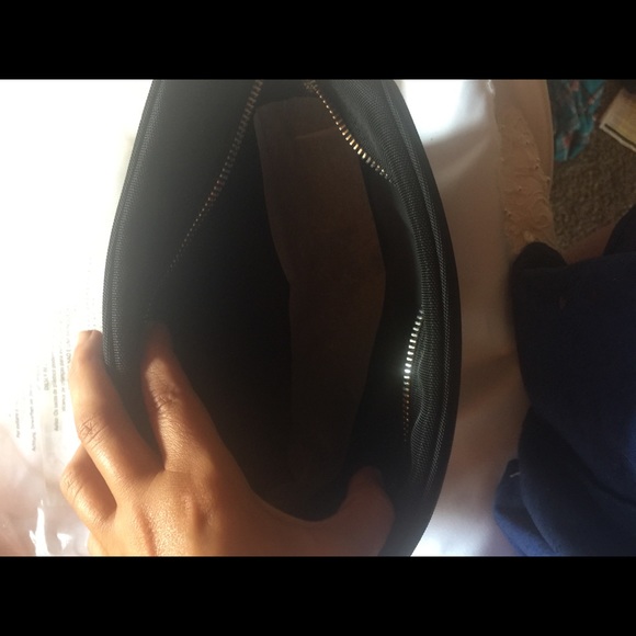 Authentic Gucci Canvas Bag - Picture 4 of 7